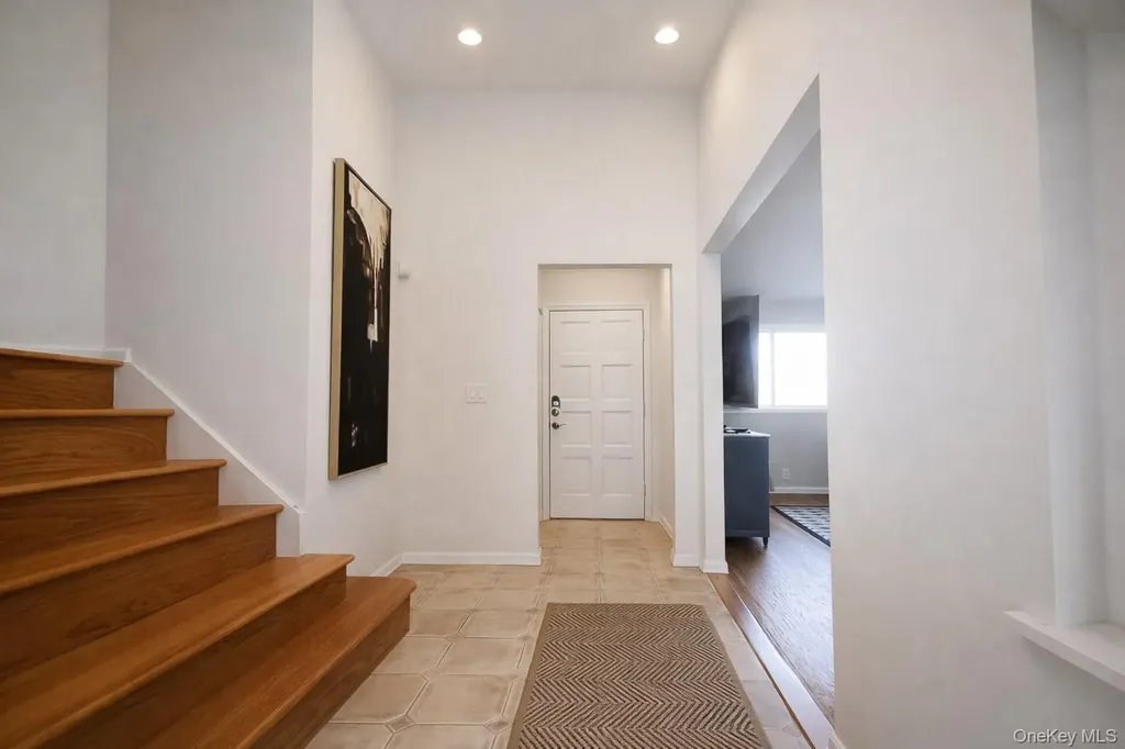 24 Willets Avenue Syosset NY 11791