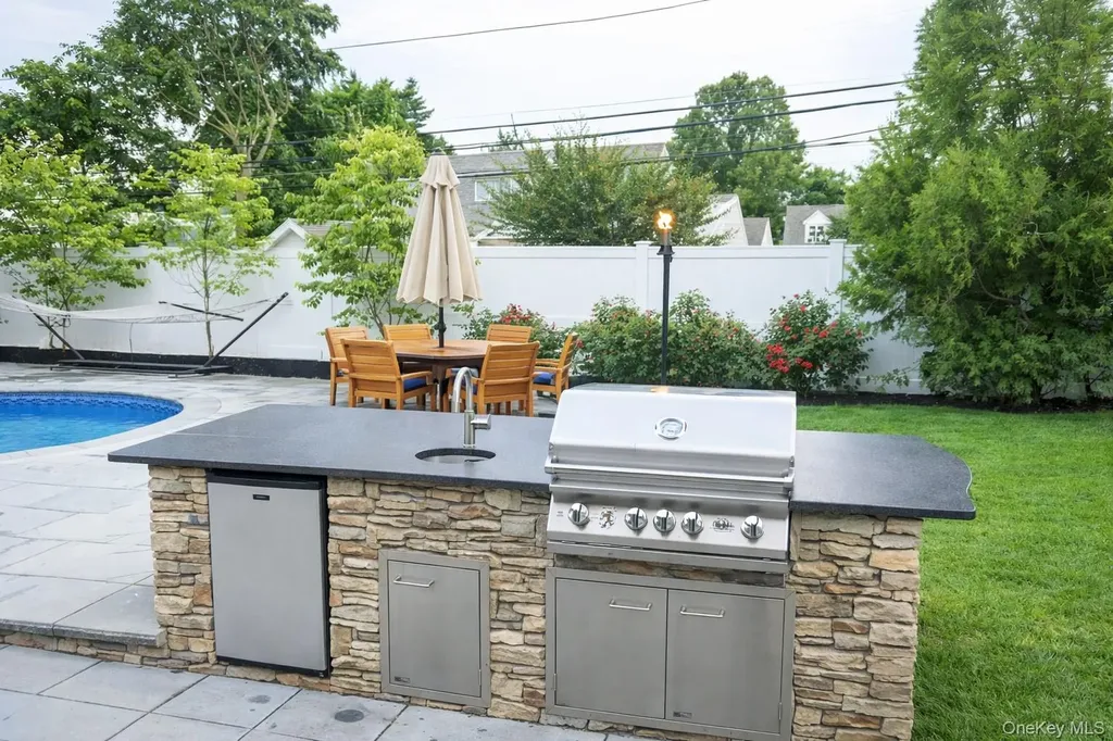 24 Willets Avenue Syosset NY 11791