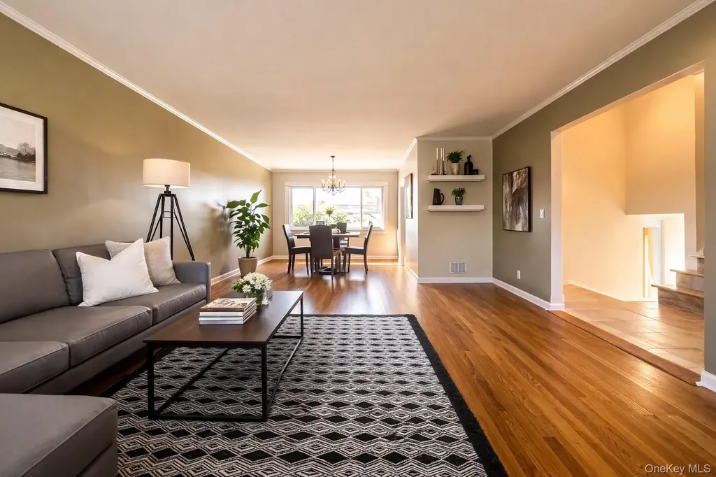 24 Willets Avenue Syosset NY 11791