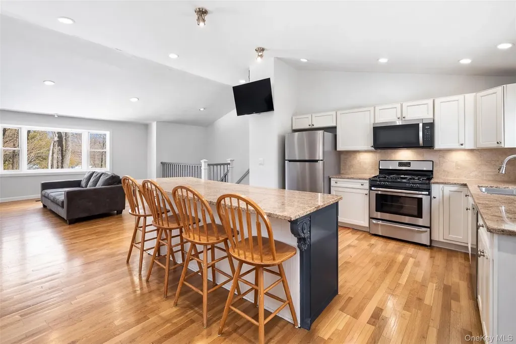 153 S Pascack Road Nanuet NY 10954