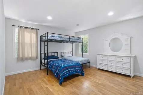 153 S Pascack Road Nanuet NY 10954