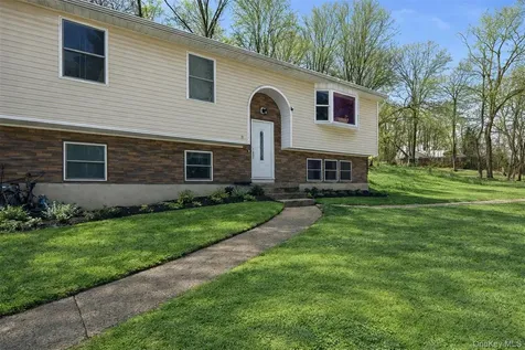 153 S Pascack Road Nanuet NY 10954