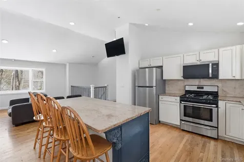 153 S Pascack Road Nanuet NY 10954