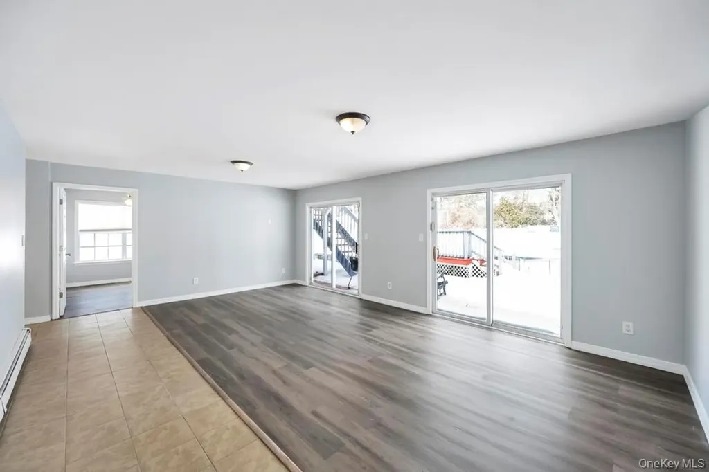 1 Vinyard Way Coram NY 11727