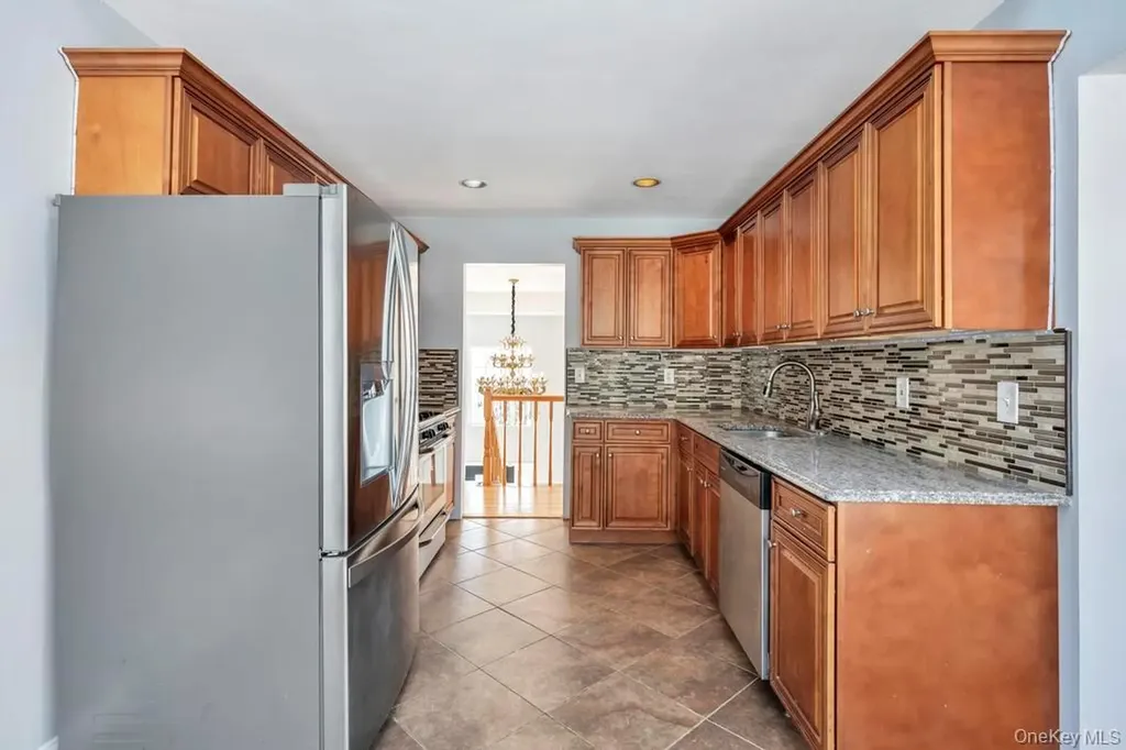 1 Vinyard Way Coram NY 11727