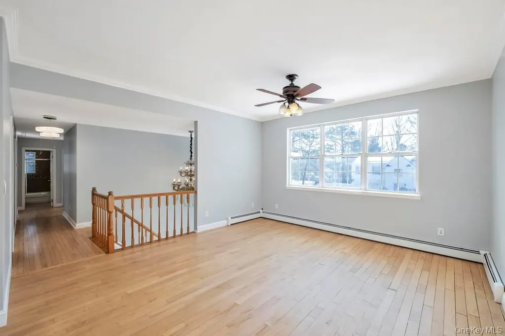 1 Vinyard Way Coram NY 11727