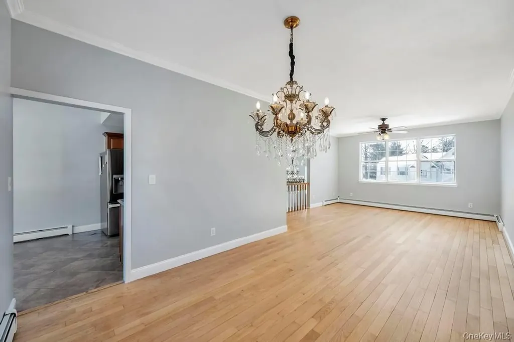 1 Vinyard Way Coram NY 11727