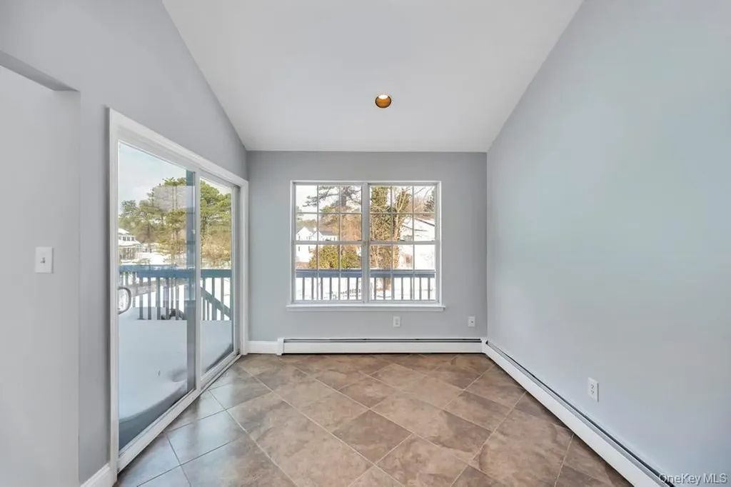 1 Vinyard Way Coram NY 11727