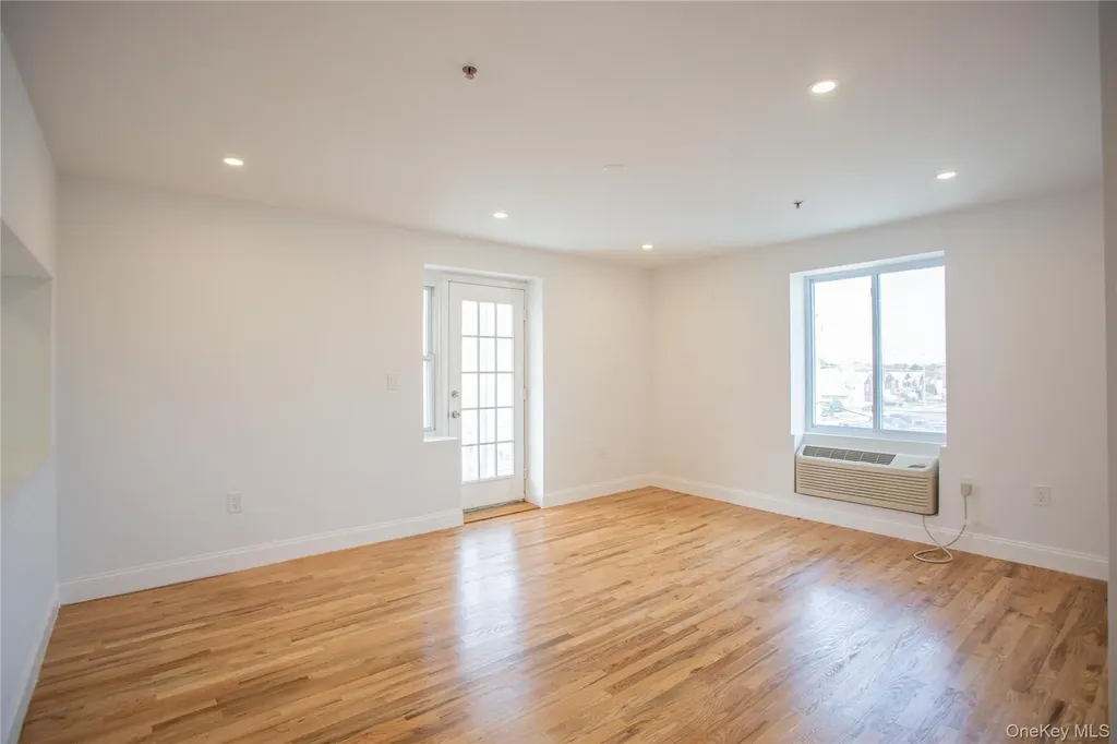 10 Franklin Boulevard Long Beach NY 11561