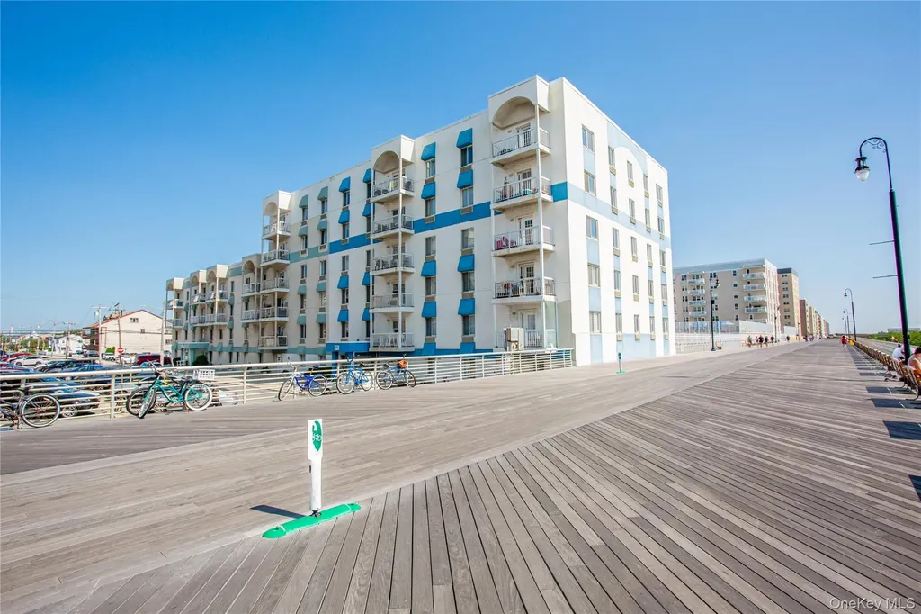 10 Franklin Boulevard Long Beach NY 11561