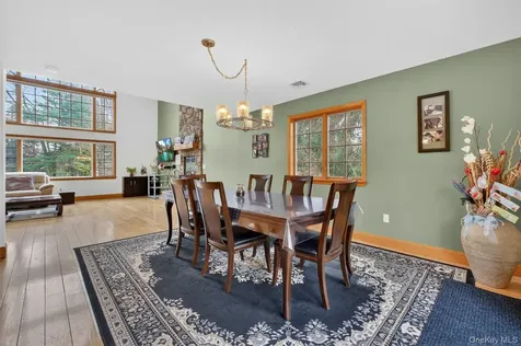 23 Ruth Road Cortlandt Manor NY 10567