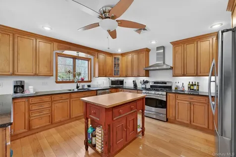 23 Ruth Road Cortlandt Manor NY 10567