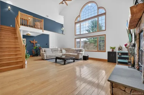 23 Ruth Road Cortlandt Manor NY 10567