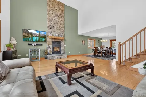 23 Ruth Road Cortlandt Manor NY 10567
