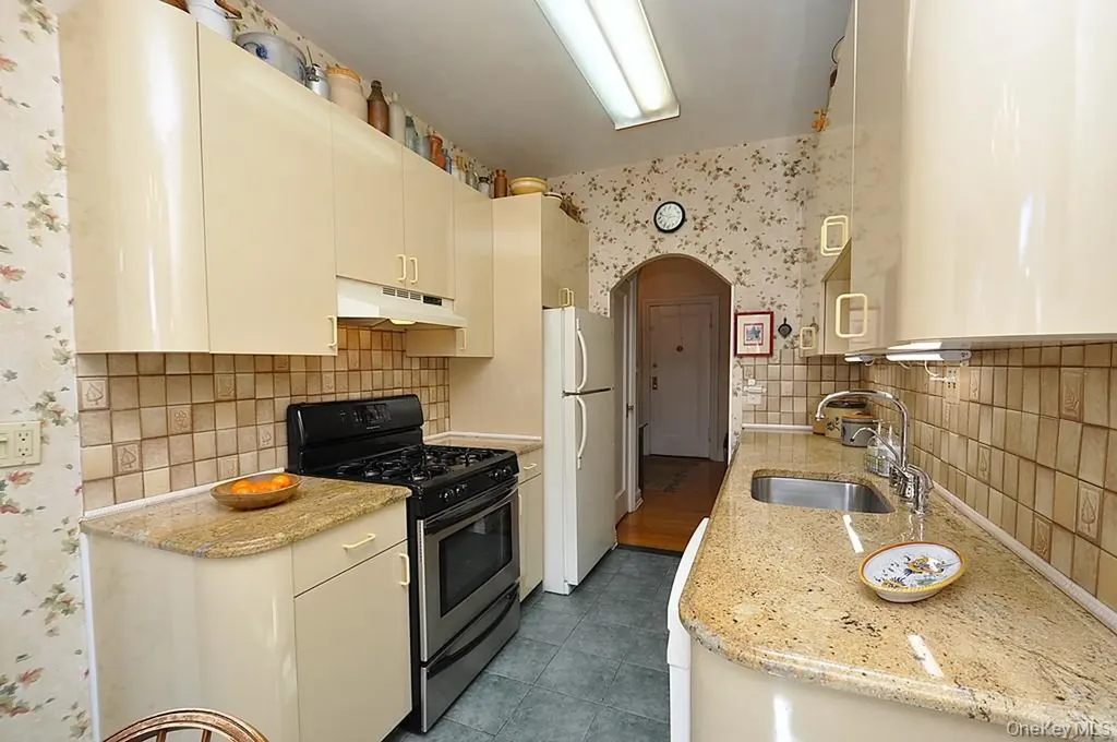 143 Garth Road Scarsdale NY 10583