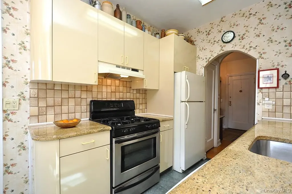 143 Garth Road Scarsdale NY 10583