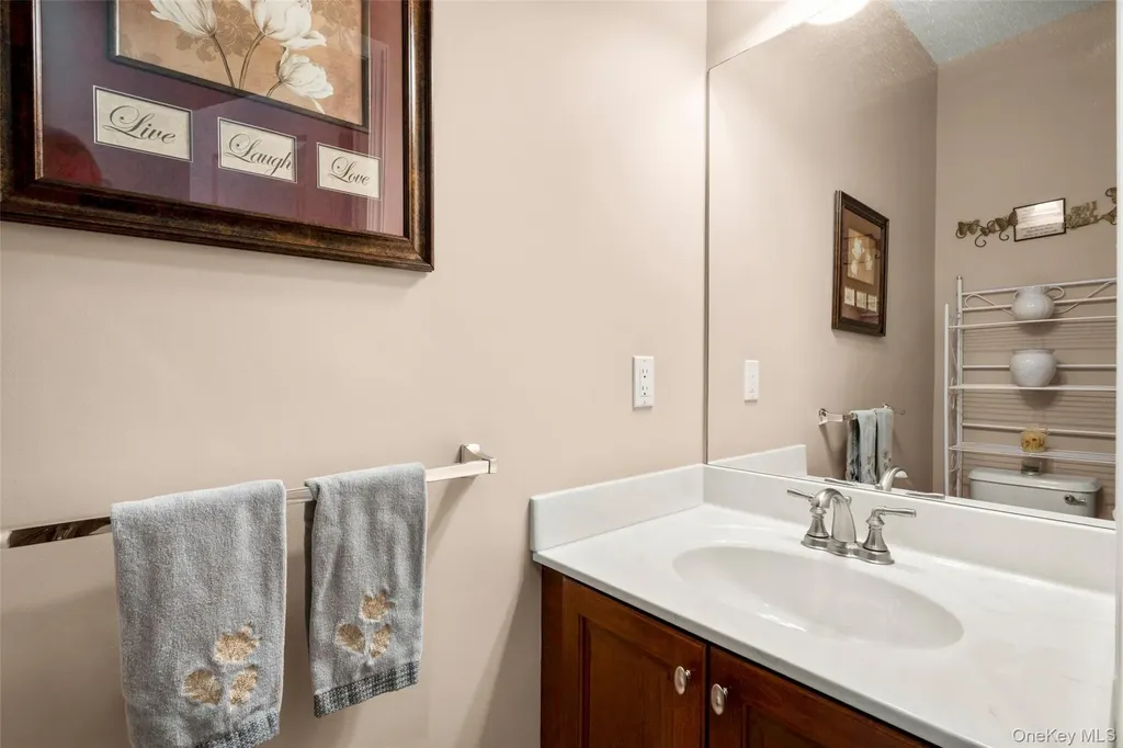 653 Creekside Lane Fishkill NY 12524