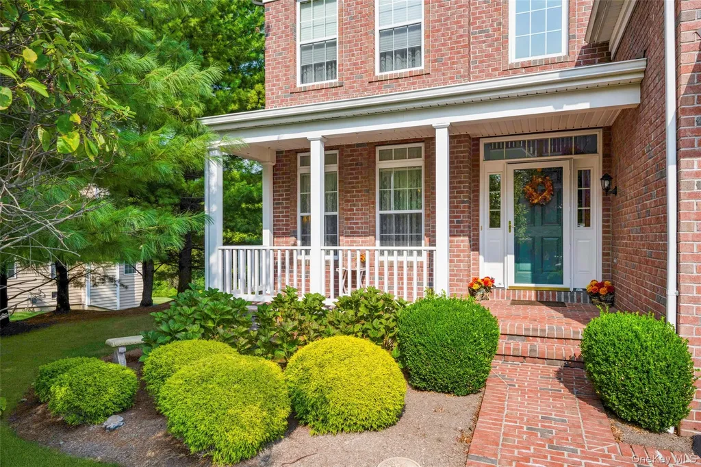653 Creekside Lane Fishkill NY 12524