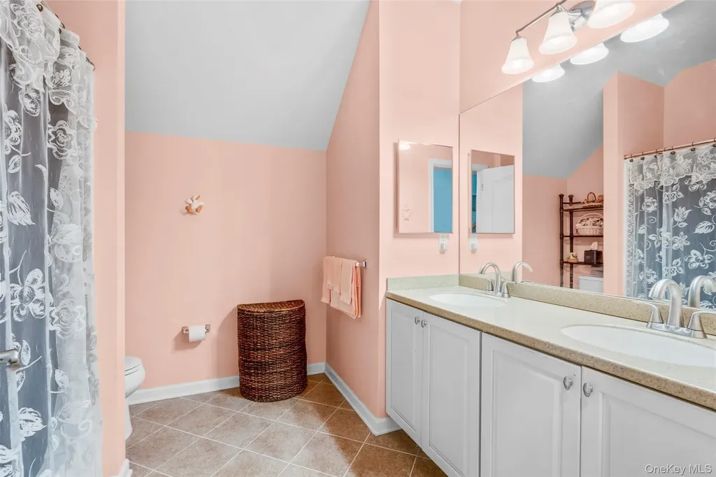 653 Creekside Lane Fishkill NY 12524