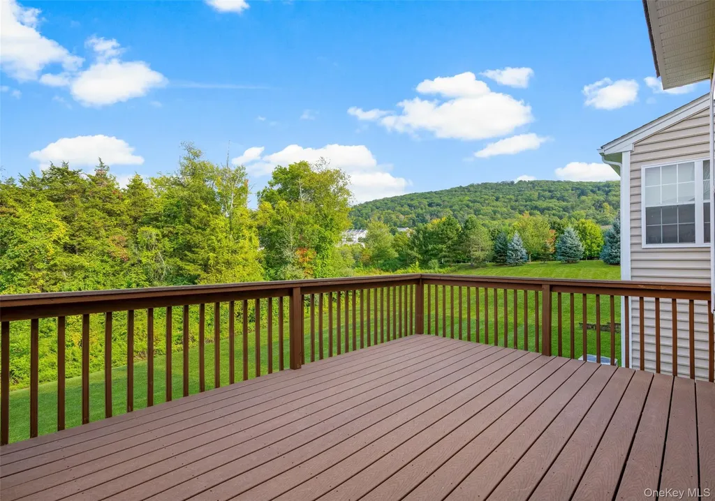 653 Creekside Lane Fishkill NY 12524
