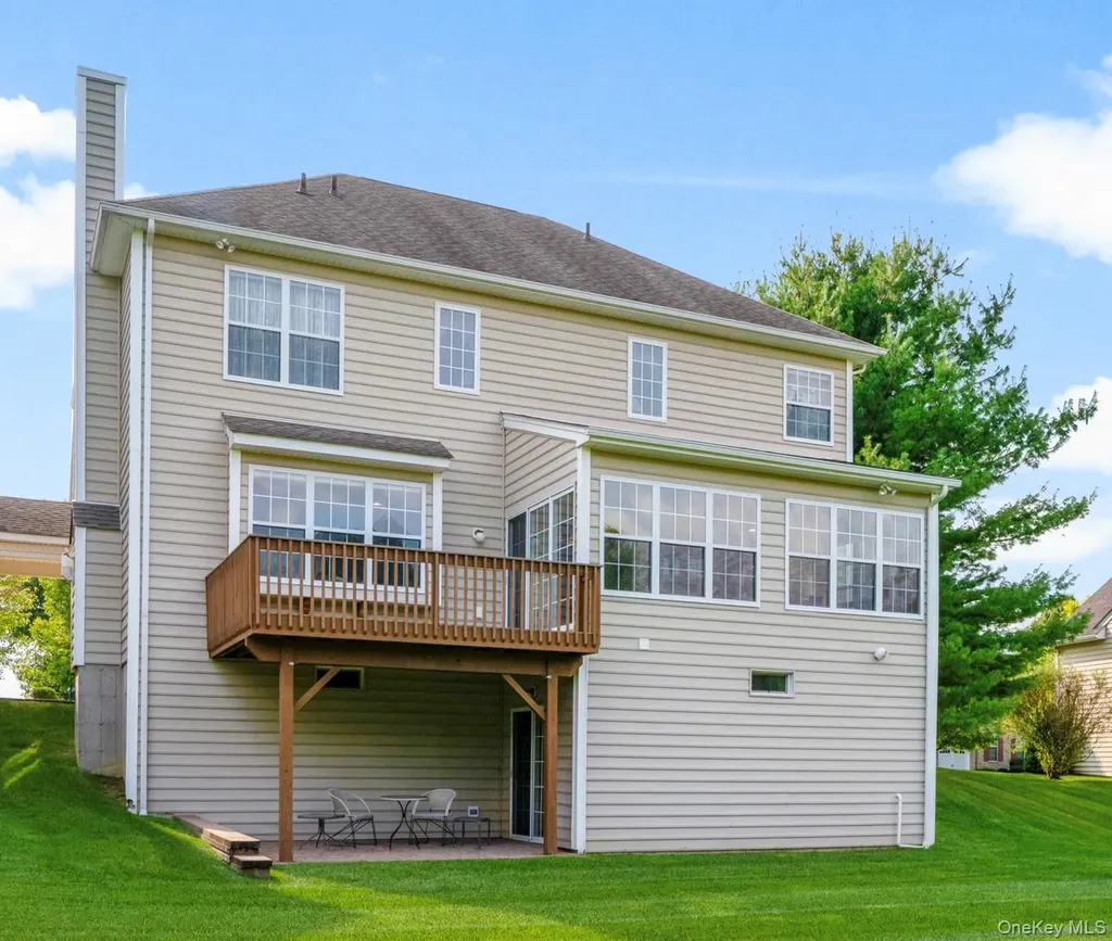 653 Creekside Lane Fishkill NY 12524