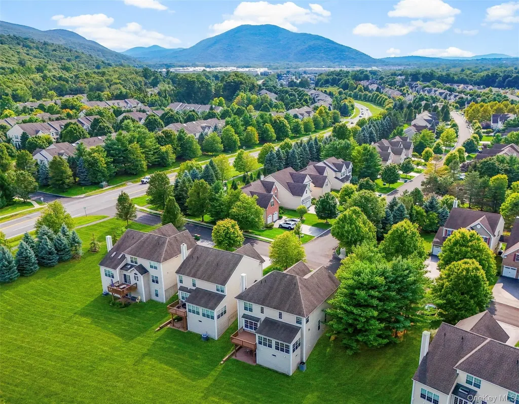 653 Creekside Lane Fishkill NY 12524