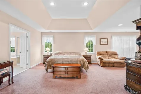 653 Creekside Lane Fishkill NY 12524
