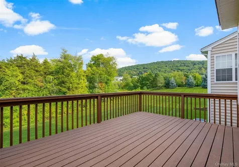 653 Creekside Lane Fishkill NY 12524