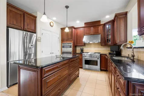 653 Creekside Lane Fishkill NY 12524