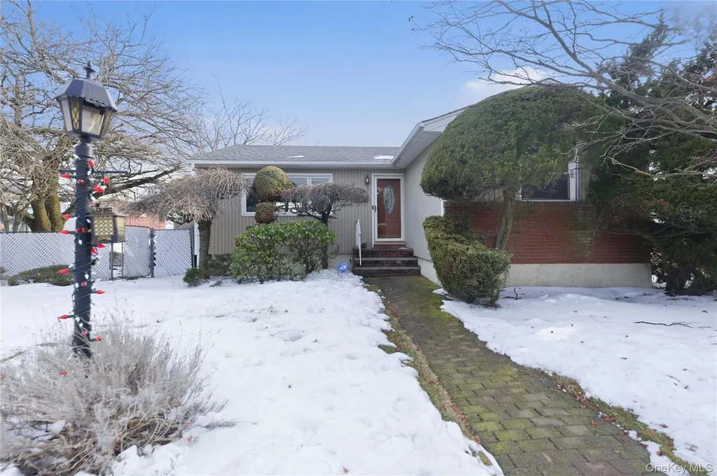 3 Archer Street Freeport NY 11520