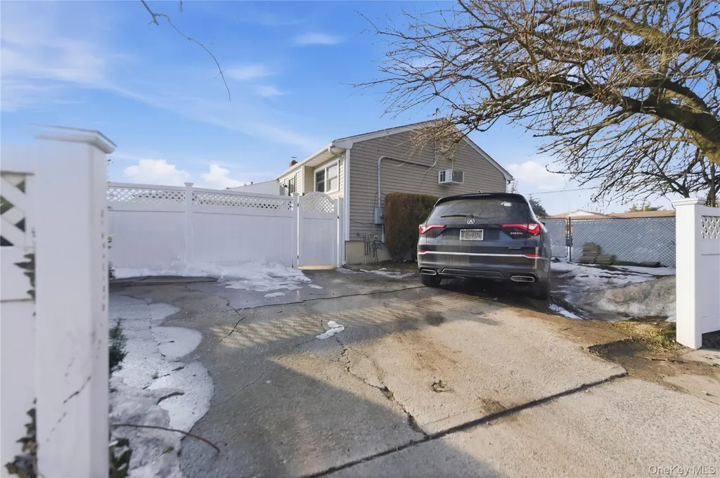 3 Archer Street Freeport NY 11520