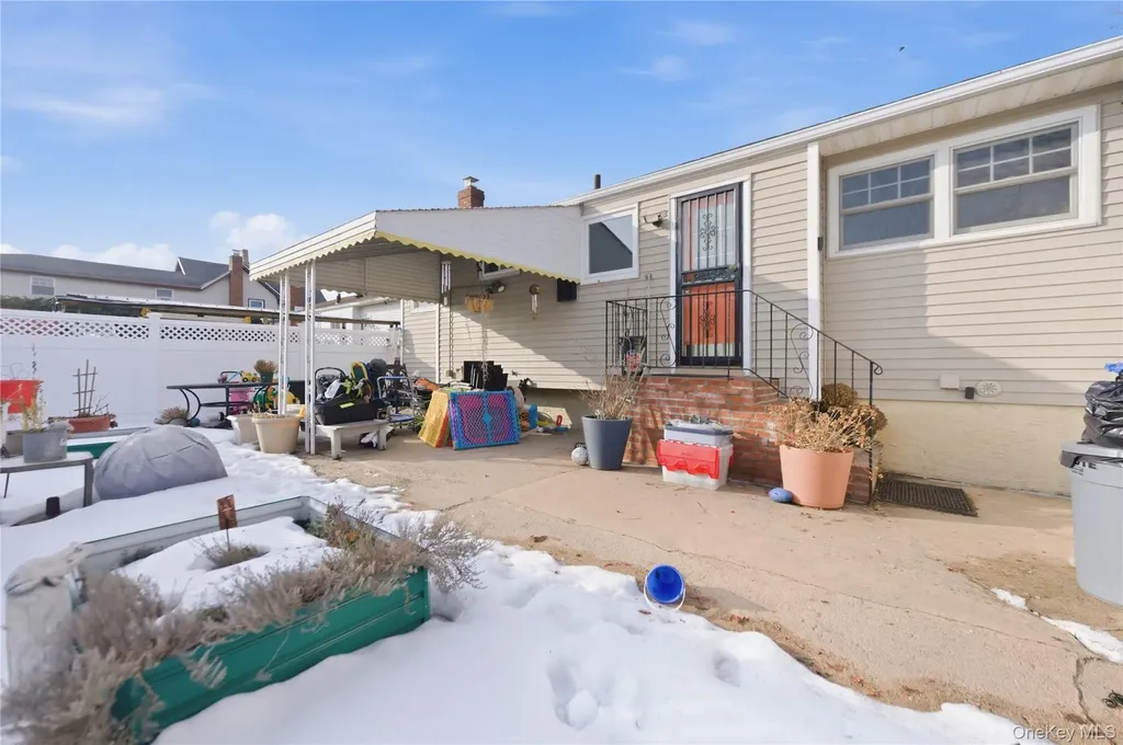 3 Archer Street Freeport NY 11520