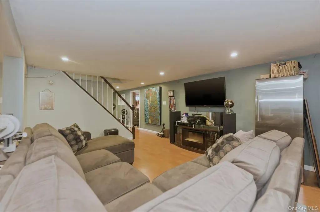 3 Archer Street Freeport NY 11520