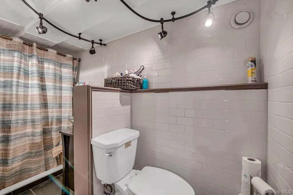42-28 189th Street Flushing NY 11358