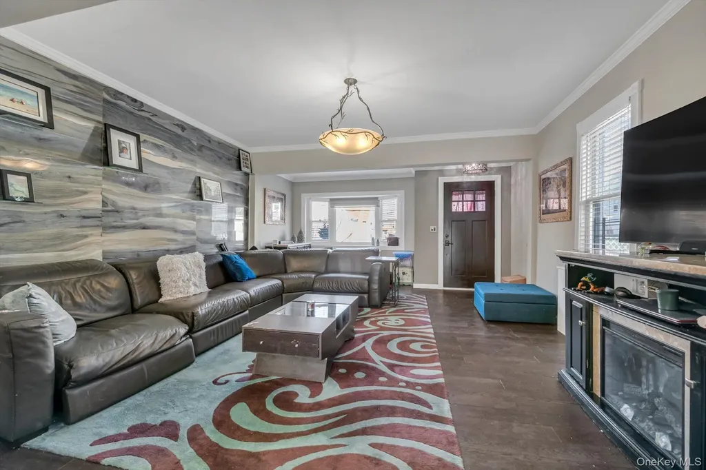 42-28 189th Street Flushing NY 11358