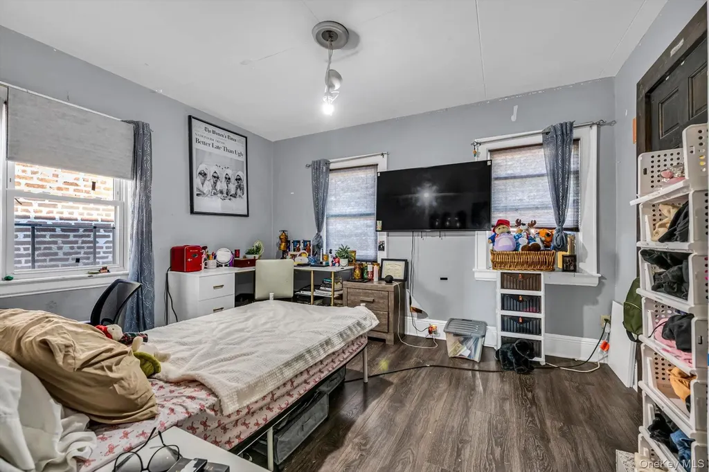42-28 189th Street Flushing NY 11358