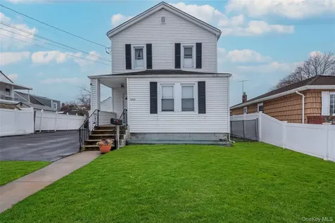 1060 Midland Street Uniondale NY 11553