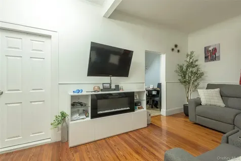 1060 Midland Street Uniondale NY 11553