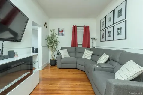 1060 Midland Street Uniondale NY 11553