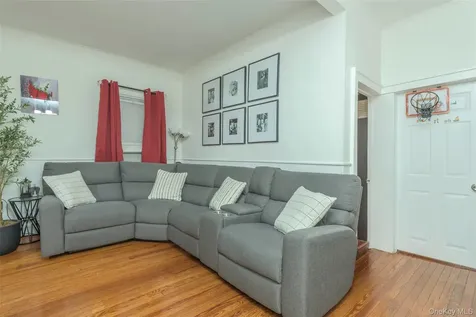 1060 Midland Street Uniondale NY 11553