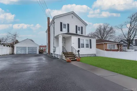 1060 Midland Street Uniondale NY 11553