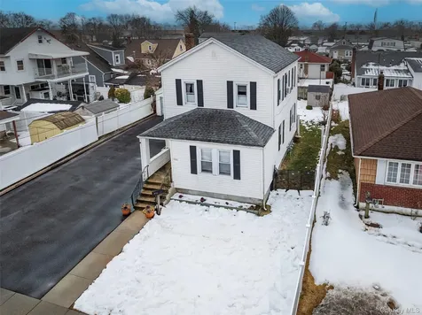 1060 Midland Street Uniondale NY 11553
