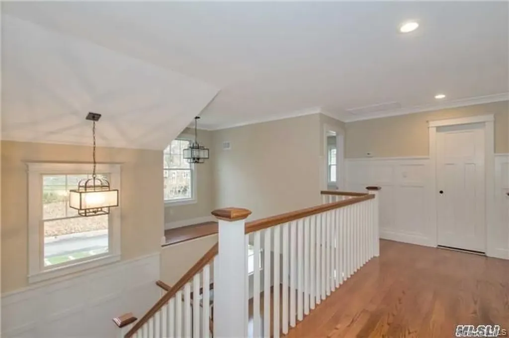 22 Avenue E Holbrook NY 11741