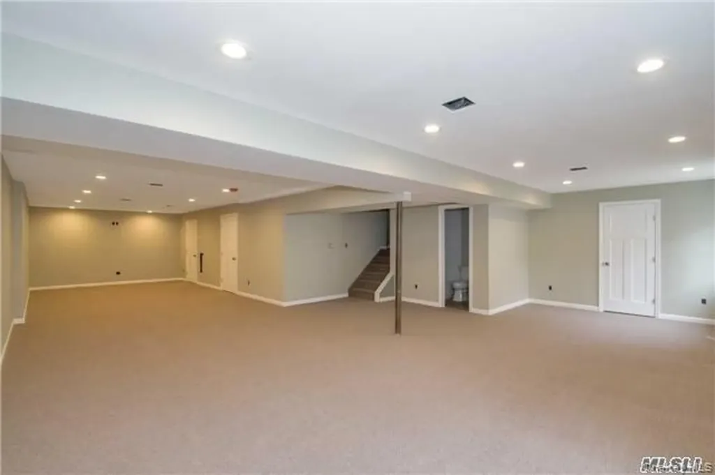 22 Avenue E Holbrook NY 11741