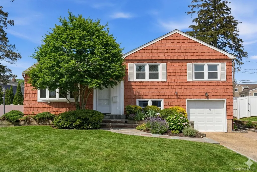3 Bayberry Drive Plainview NY 11803