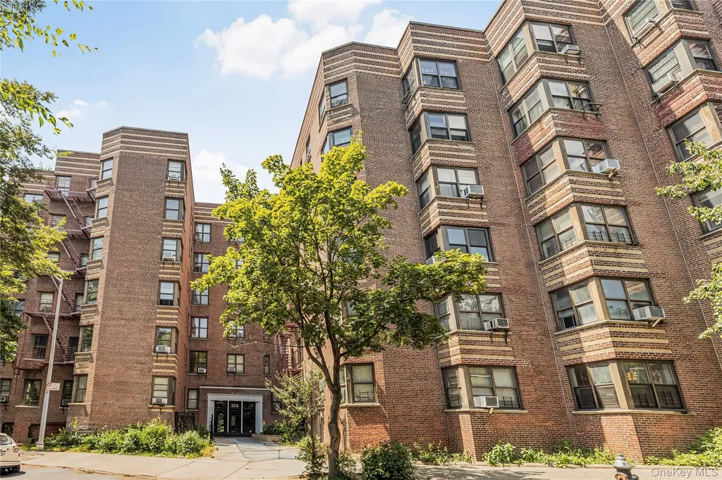 306 E Mosholu Parkway S Bronx NY 10458