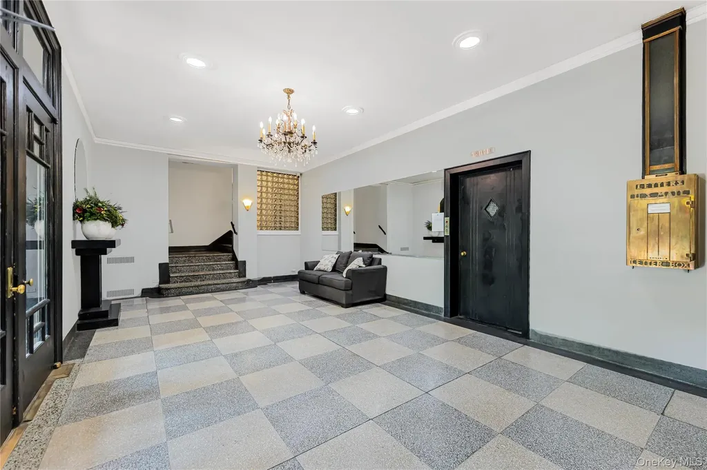 306 E Mosholu Parkway S Bronx NY 10458