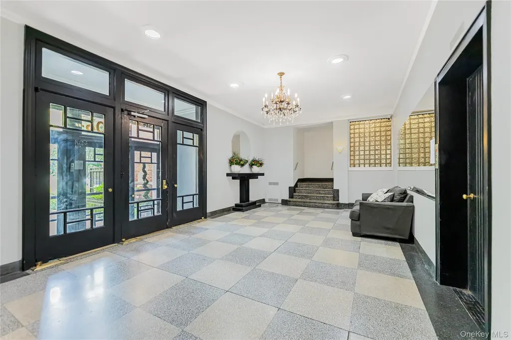 306 E Mosholu Parkway S Bronx NY 10458