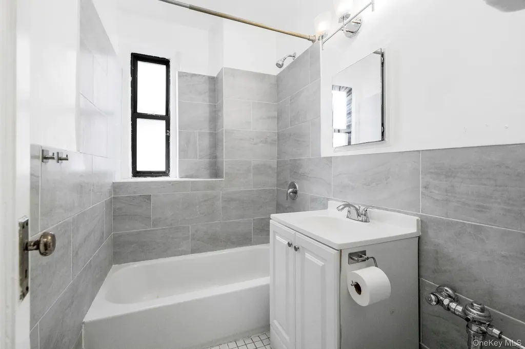 306 E Mosholu Parkway S Bronx NY 10458