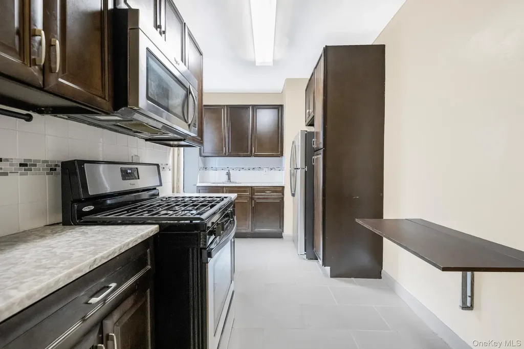 306 E Mosholu Parkway S Bronx NY 10458